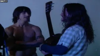 John Frusciante ''Communicating Telepathically'' With Anthony Kiedis!