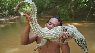 Amazing Video 2021 - Catch Big Crocodile by Hand then Cooking Eating to Survival in Forest