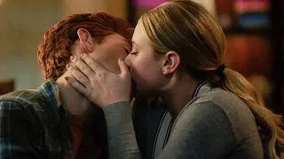 Riverdale 6x07 Archie and Betty kiss