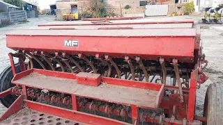 Vintage Thursday. Massey Ferguson 30 drill, preparing for work.