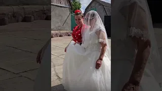 Стара баба, як холєра, а ще хоче кавалєра!👰🏼‍♀️🤣