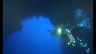 Freediving THE ARCH at Blue Hole- Dahab - William Trubridge.avi