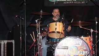 ''THE DRUM SOLO'' - MICHAEL LEASURE of THE WALTER TROUT BAND, 2015 .. BEST VERSION