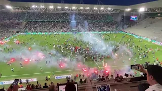 Wut um Abstieg ihres Clubs: Fans stürmen Fußball-Feld in Saint-Etienne