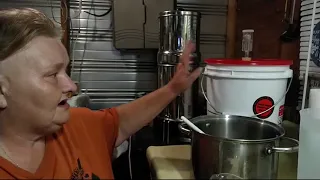 Making Old Fashioned Homemade Root Beer