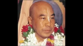 HH Bhaktisvarupa Damodar Swami - Hare Krishna Mahamantra Kirtan
