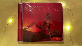 Nicki minaj Queen album ( CD unboxing )
