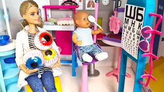 TO THE DOCTOR FOR SWEETS, Katya and Max are a cheerful family! Funny Barbie Dolls and LOL Stories