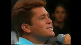 Programa Livre | Leonardo canta "Um Sonhador" no SBT em 12/08/1998