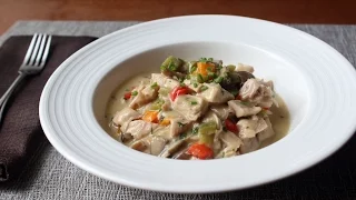 Chicken à la King Recipe - Creamy Chicken, Mushroom, and Pepper Gravy