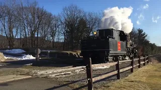 Canadian National 7470 climbing the hill December 2019(SHORT read discription)