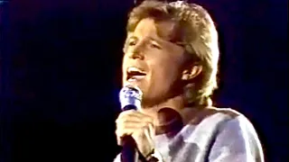 Andy Gibb (LIVE) | SOLID GOLD | “Shadow Dancing” (11/14/81)