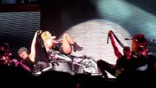 Baby One More Time / S&M - (Santiago, Chile - 22/11/2011)