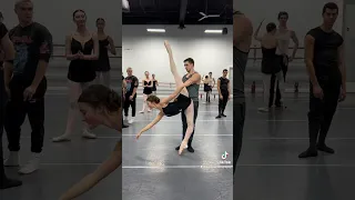 DeSLAYney Slaying for 3 minutes straight 🩰✨ #ballet #ballerina #balletdancer