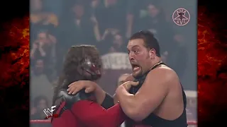 Kane Chokeslams to Big Show