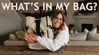 WHAT'S IN OUR CAMERA BAG?! (everything we carry on our backs around the world)