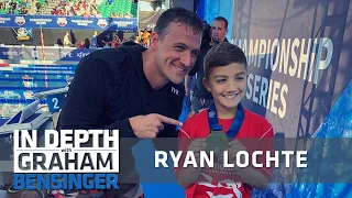 Ryan Lochte gives away medals to fans