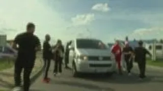 Fans greet Eurovision winners at Ukraine border