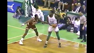 NBA On TNT - Robert Parish Battles Hakeem Olajuwon In Boston! 1992