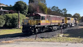 TasRail 2009 2054 Light engines crossing Station Road