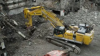 Komatsu PC1250 + PC800 UHD at work.