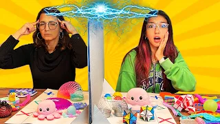 TROCANDO FIDGET TOYS POR TELEPATIA COM MINHA MÃE | Luluca