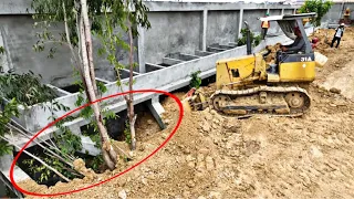 WOW Incredible Working !! Small Bulldozer Pushing Soil Down The Wall With 5T Dump Truck Loading