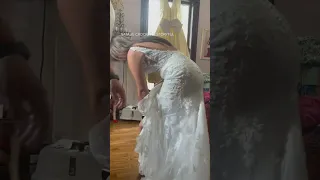 Mom brings bride-to-be to tears with surprise in wedding dress
