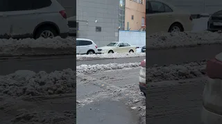 Жалко Mercedes из такси, погубят его московские зимы
