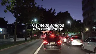 A melhor playlist para escutar durante a noite