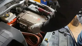 Как проверить изоляцию Электродвигателя Шевроле Вольт. How to Check Powertrain  Isolation Chevy Volt