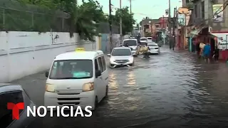 En República Dominicana los autos ya parecen botes | Noticias Telemundo