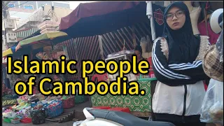 Muslims in Cambodia live by the river, living in poverty and without any entertainment activities.