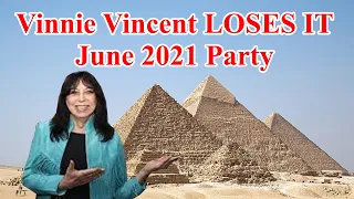 Vinnie Vincent LOSES IT!  2021 Vinnie Vincent Bash Fan Party