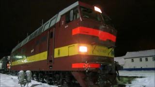Смена локомотива с ЧС4Т-242 на ЭП2К-068, Балезино