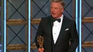 alec baldwin emmy win-emmys 2017-Saturday Night Live -Outstanding Supporting Actor in Comedy Series
