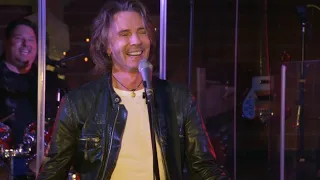 Rick Springfield and Sammy Hagar Perform "Jessie's Girl" | Rock & Roll Road Trip