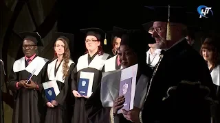 Выпускники Института медицинского образования получили дипломы