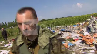 UKRAINE:MH17 CRASH SITE REMAINS UNSECURED