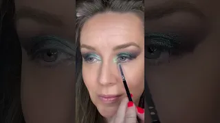 🦚Emerald green Smokey eye 💄 #makeupshorts #makeup #eyemakeup #shortsvideo #smokeyeye #makeuplook