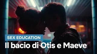 Sex Education | Il bacio di Otis e Maeve | Netflix Italia