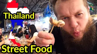 🇹🇭 THAI STREET FOOD IN BANGKOK'S SRINAGARINDRA TRAIN NIGHT MARKET | BANGKOK, THAILAND