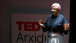 Como decir quien eres sin decir palabra. | ISABEL GOMILA | TEDxArxiduc