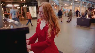 Freya Ridings - Lost Without You (Live from King's Cross Station) 🚂