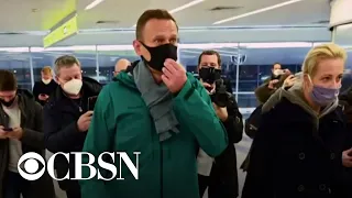 Russian opposition leader Alexey Navalny detained after returning to Russia