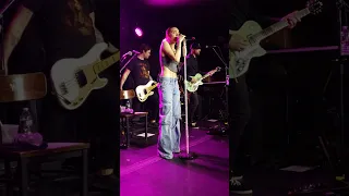 Danielle Bradbery singing Monster in NYC at the Mercury Lounge (upcoming new song)