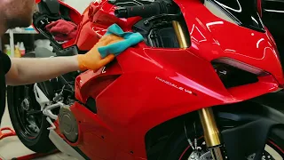 Процесс установки плёнки на мотоцикл. Оклеивание антигравийной плёнкой Ducati Panigale V 4S