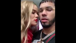 Karol G le da un beso a Anuel AA 😳😘 #kiss #couplegoals #couple #karolg #viralshorts