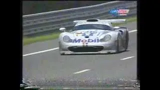 Porsche 911 GT1 burns a Le Mans in 1997