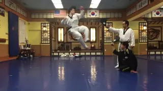 Taekwondo 900 kick 2 targets